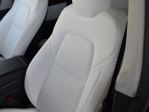 Used 2023 Tesla Model Y Long Range AWD/4WD image 11