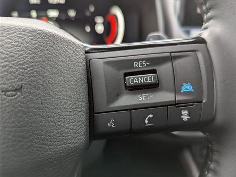 Used 2025 Nissan Rogue Platinum image 14