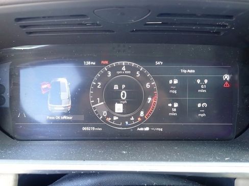 Used 2018 Land Rover Range Rover Sport HSE image 15