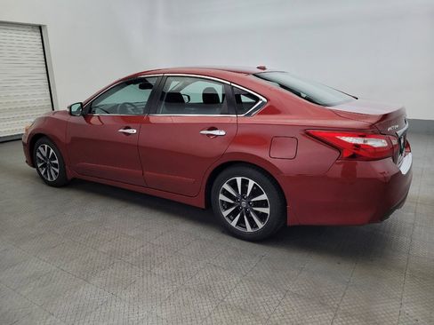 Used 2017 Nissan Altima 2.5 SV w/ Convenience Package FWD image 3