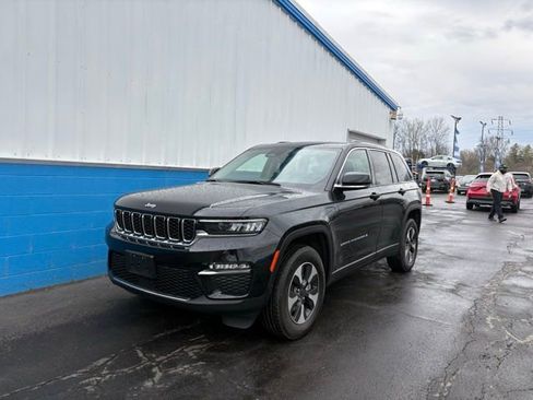 Used 2023 Jeep Grand Cherokee 4WD 4xe image 6
