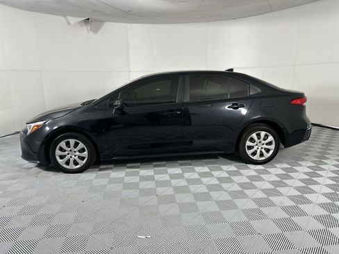 Used 2023 Toyota Corolla LE image 5