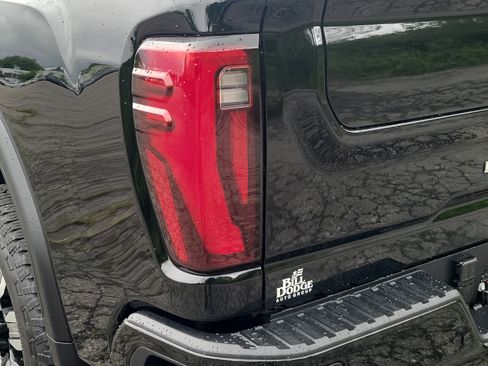 Used 2026 GMC Sierra 2500 Denali w/ Denali Reserve Package AWD/4WD image 11