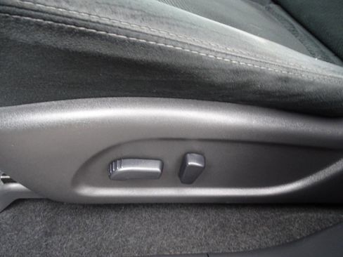 Used 2015 Nissan Pathfinder SV image 11