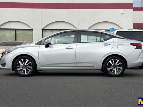 Used 2025 Nissan Versa SV FWD image 7