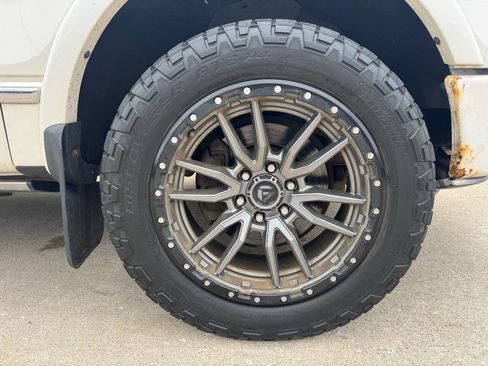 Used 2013 Ford F150 Platinum AWD/4WD image 22