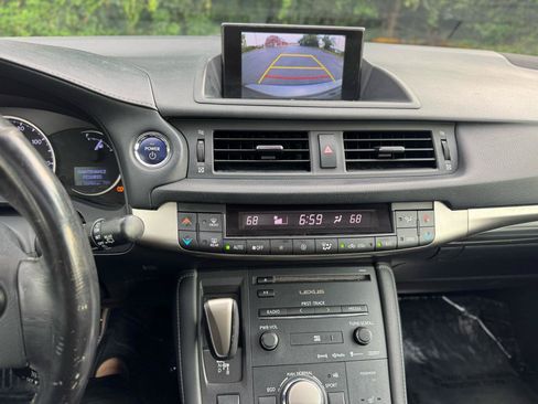 Used 2015 Lexus CT 200h w/ Navigation Package FWD image 28