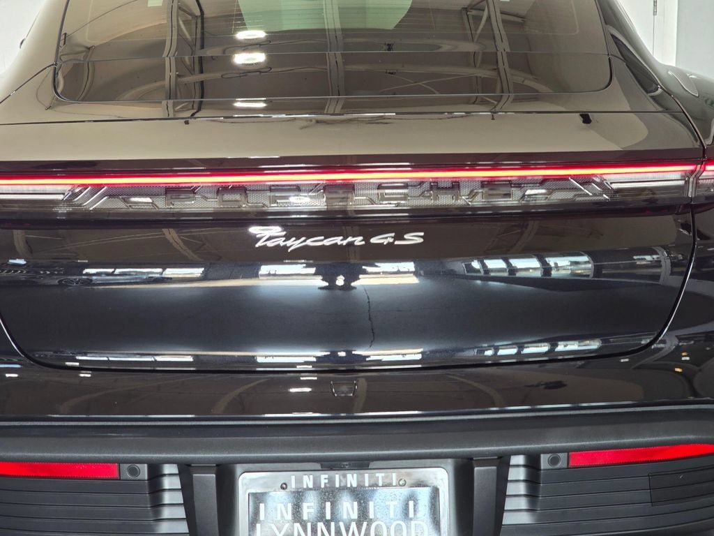 Used 2021 Porsche Taycan 4S w/ Premium Package AWD/4WD image 25