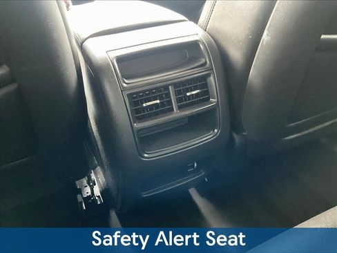 Used 2017 Cadillac XT5 Luxury w/ Driver Awareness Package AWD/4WD image 13