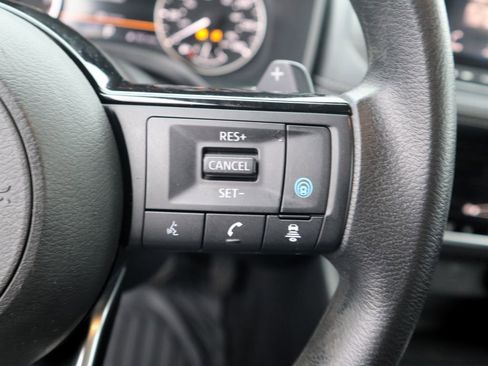 Used 2021 Nissan Rogue SV image 19