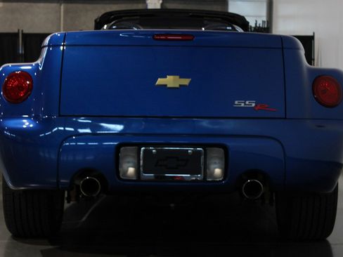 Used 2006 Chevrolet SSR w/ Preferred Equipment Group image 25