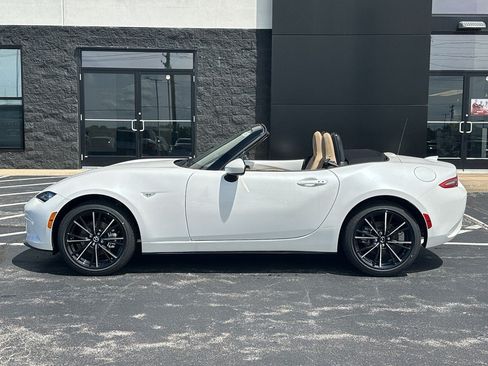 New 2026 MAZDA MX-5 Miata Grand Touring RWD image 8