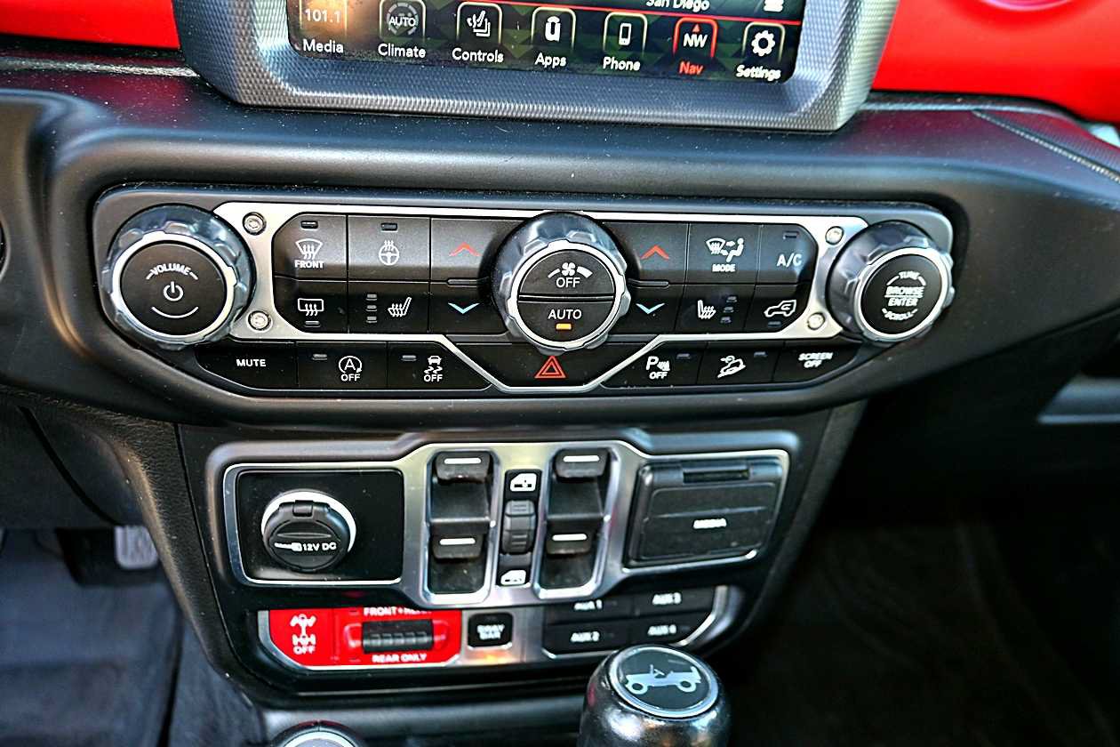 Used 2020 Jeep Wrangler Unlimited Rubicon AWD/4WD image 24
