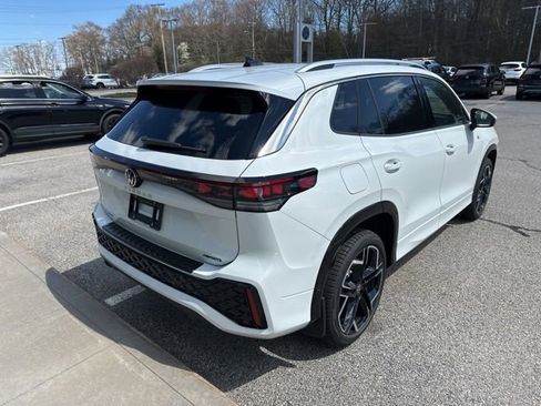 New 2026 Volkswagen Tiguan SEL R-Line AWD/4WD image 7