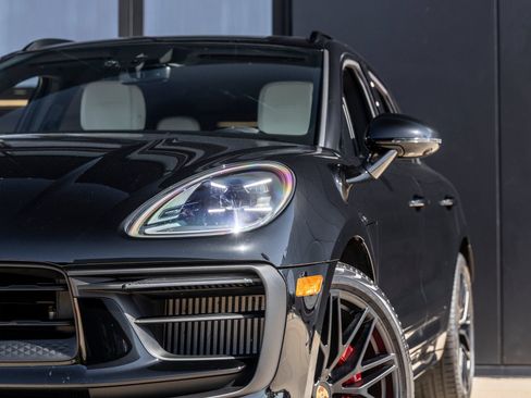 Certified 2025 Porsche Macan GTS AWD/4WD image 16