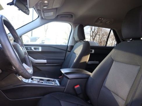 Used 2023 Ford Explorer XLT image 15