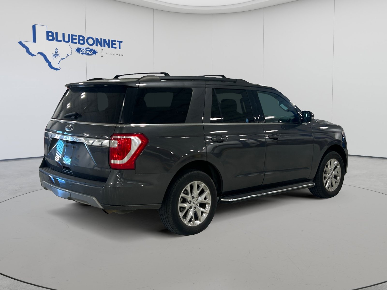 Used 2020 Ford Expedition XLT w/ Equipment Group 202A RWD image 5
