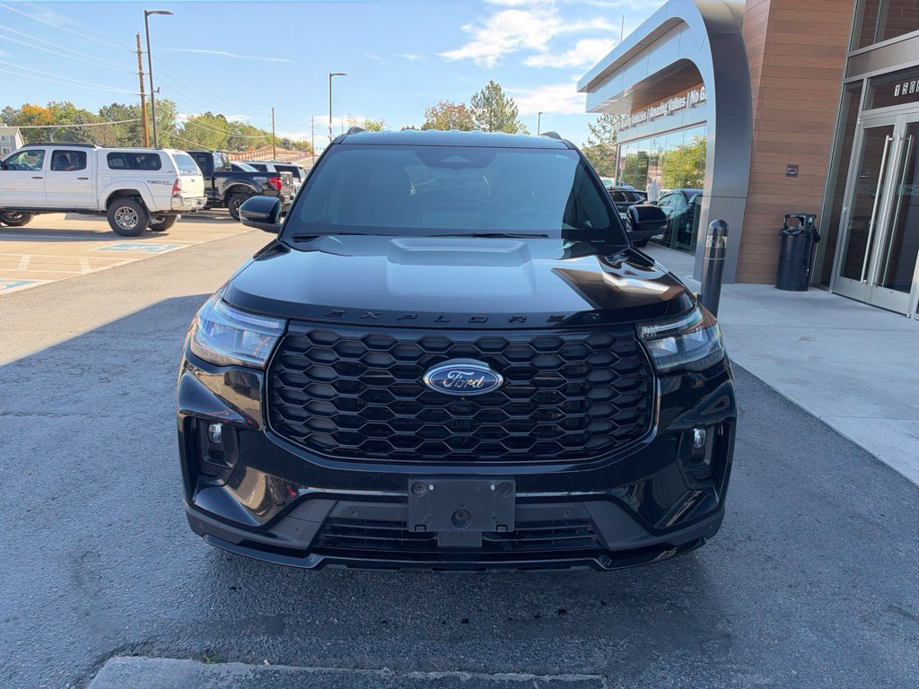 Used 2025 Ford Explorer ST-Line w/ Premium Package AWD/4WD image 3
