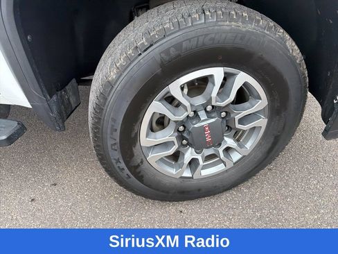Used 2022 GMC Sierra 3500 SLE w/ SLE Convenience Package AWD/4WD image 10