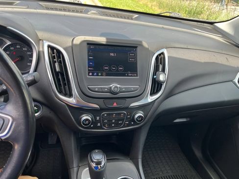 Used 2021 Chevrolet Equinox LT FWD image 8