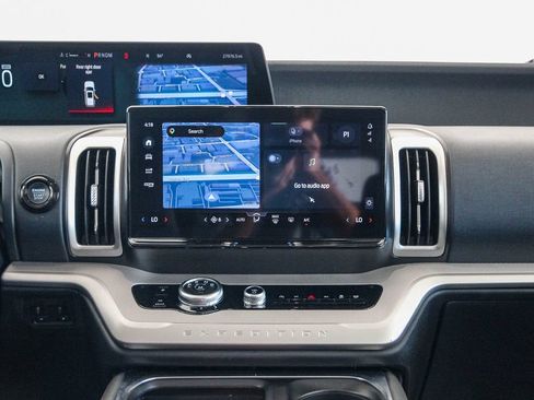 Certified 2025 Ford Expedition Active RWD image 14