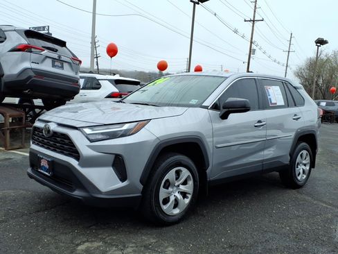 Certified 2024 Toyota RAV4 LE AWD/4WD image 3