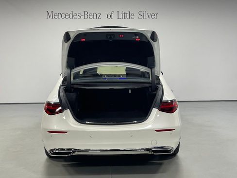 Used 2023 Mercedes-Benz S 580e 4MATIC Sedan w/ 3D Technology Package image 5