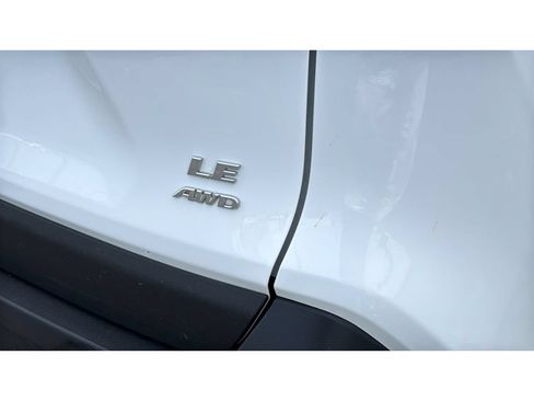 Used 2025 Toyota RAV4 LE AWD/4WD image 8