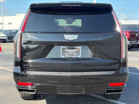 Used 2024 Cadillac Escalade Sport Platinum w/ LPO, ONYX Package AWD/4WD image 4