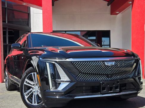 Used 2024 Cadillac Lyriq Luxury w/ LPO, Floor Liner Package image 13