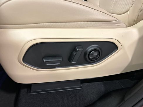 Used 2024 Jeep Grand Cherokee Limited w/ Luxury Tech Group II AWD/4WD image 17