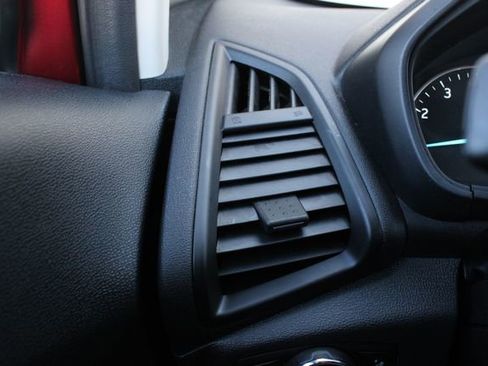 Used 2019 Ford EcoSport SE image 9