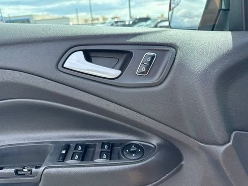 Used 2015 Ford Escape SE w/ Equipment Group 201A AWD/4WD image 20