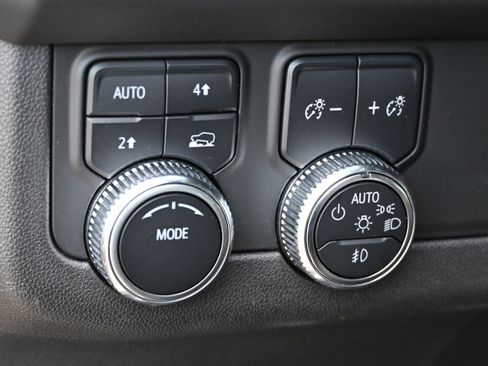 Used 2022 GMC Yukon SLT w/ SLT Premium Package AWD/4WD image 24