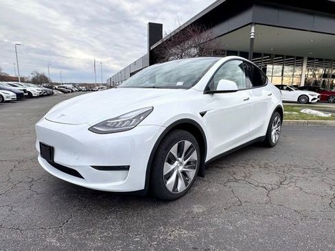 Used 2023 Tesla Model Y Long Range image 5