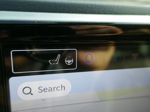 New 2026 Chrysler Pacifica Limited w/ Uconnect Theater Family Group image 27