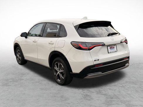 Certified 2024 Honda HR-V EX-L image 4