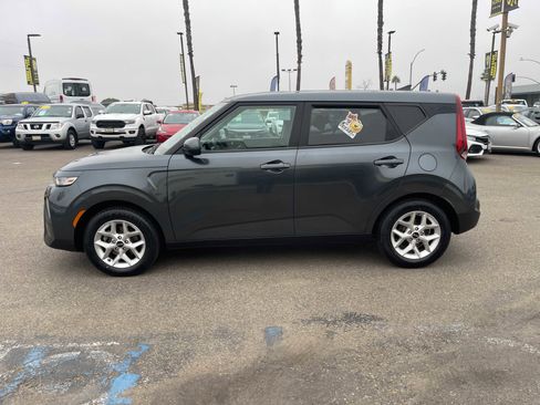 Used 2020 Kia Soul S image 6