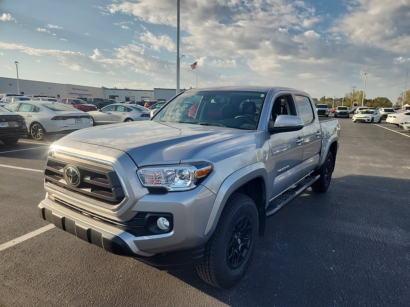 Used 2021 Toyota Tacoma SR5 w/ Technology Package AWD/4WD image 2