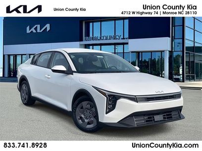 New 2025 Kia K4 LX