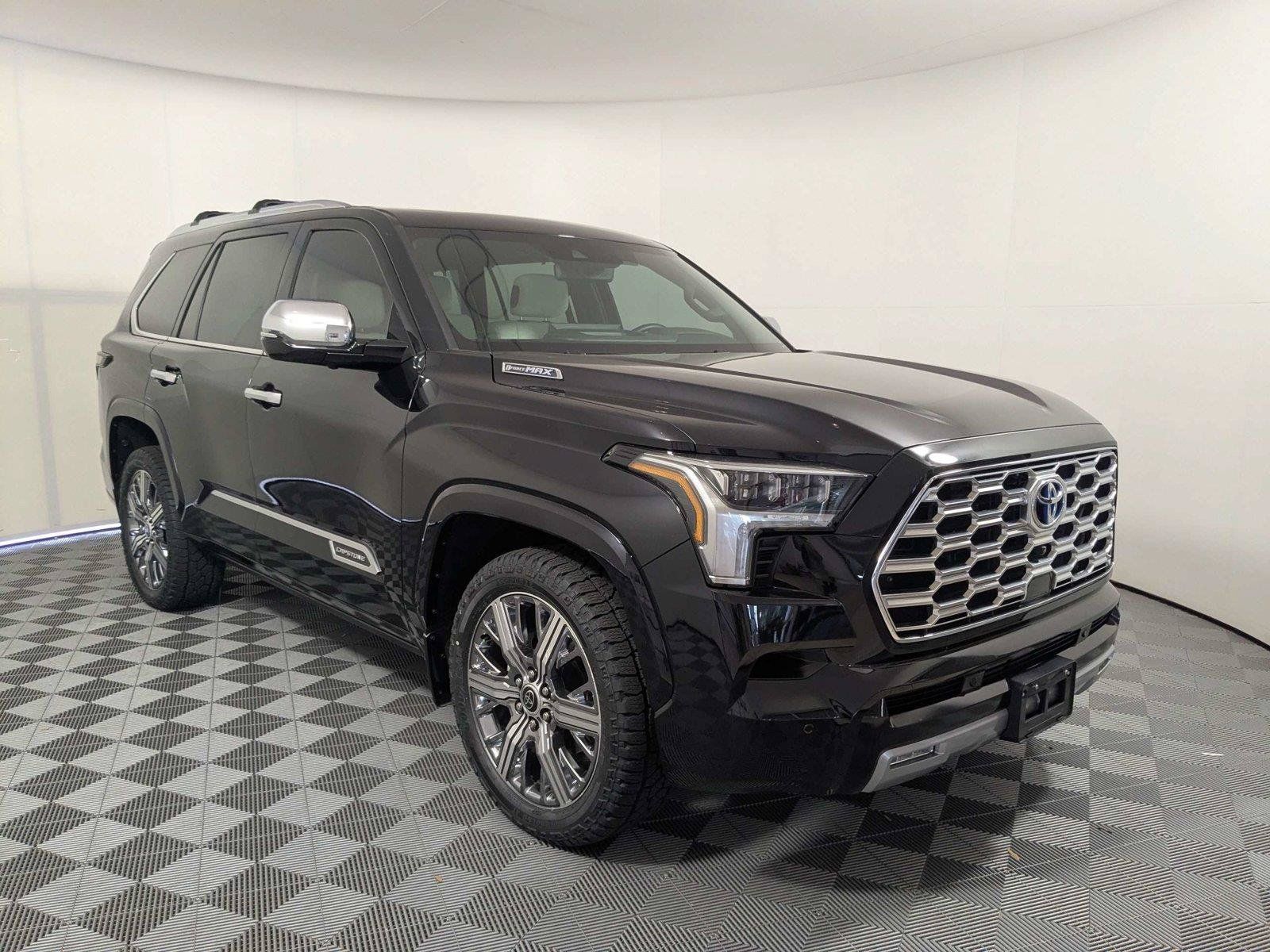 Used 2023 Toyota Sequoia Capstone AWD/4WD image 2