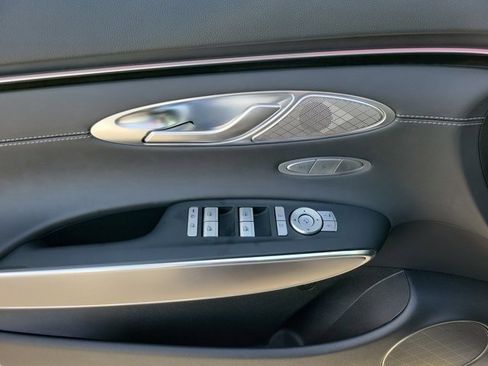 Used 2026 Genesis GV70 2.5T Select image 16