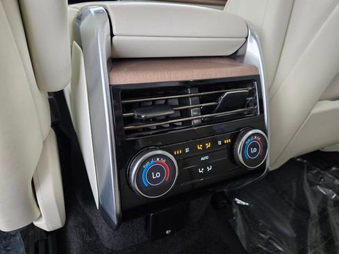 Certified 2023 Land Rover Range Rover Long Wheelbase SE image 13