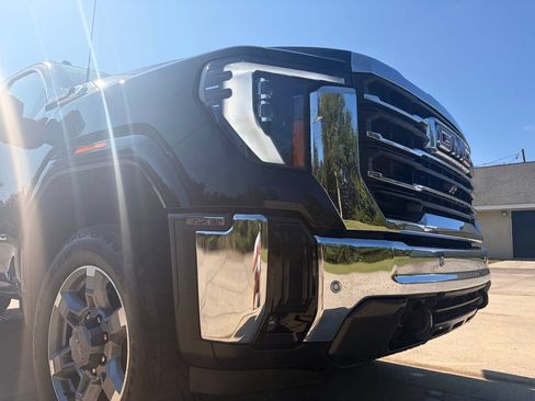 Used 2025 GMC Sierra 3500 SLT w/ SLT Premium Package AWD/4WD image 23