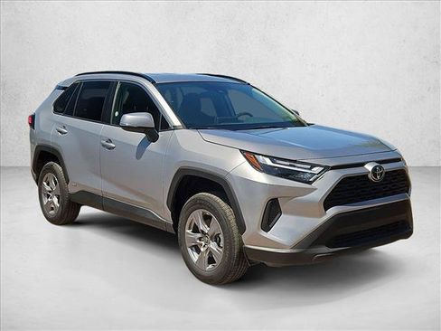 Used 2025 Toyota RAV4 XLE AWD/4WD image 3