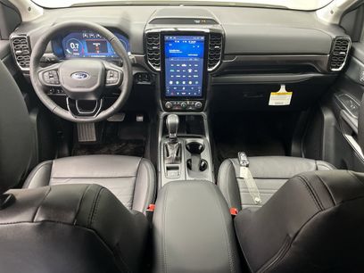 New 2025 Ford Ranger Lariat w/ Black Appearance Package