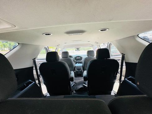 Used 2019 Chevrolet Traverse LT FWD image 23