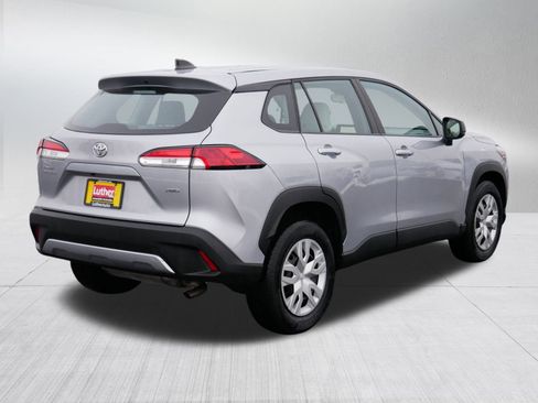 Used 2024 Toyota Corolla Cross L image 7