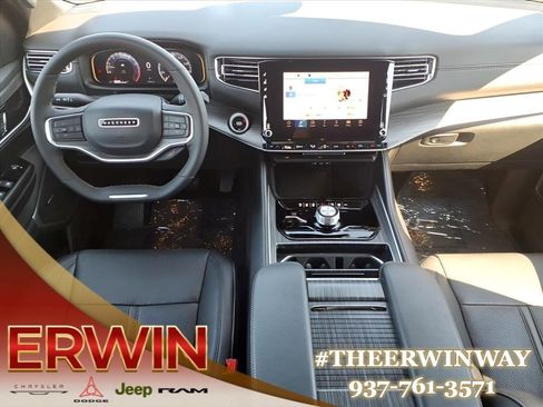 Certified 2024 Jeep Wagoneer L Series II w/ Flexible Seating Group AWD/4WD image 10