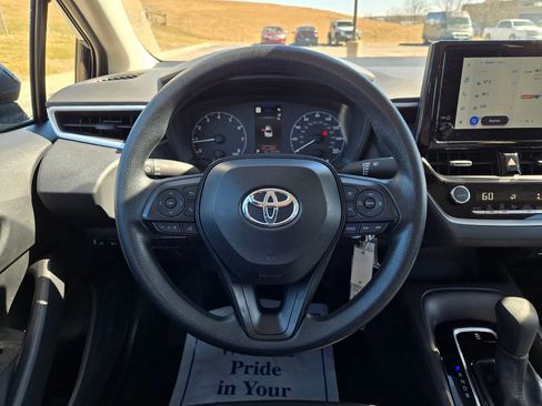 Used 2025 Toyota Corolla LE image 18
